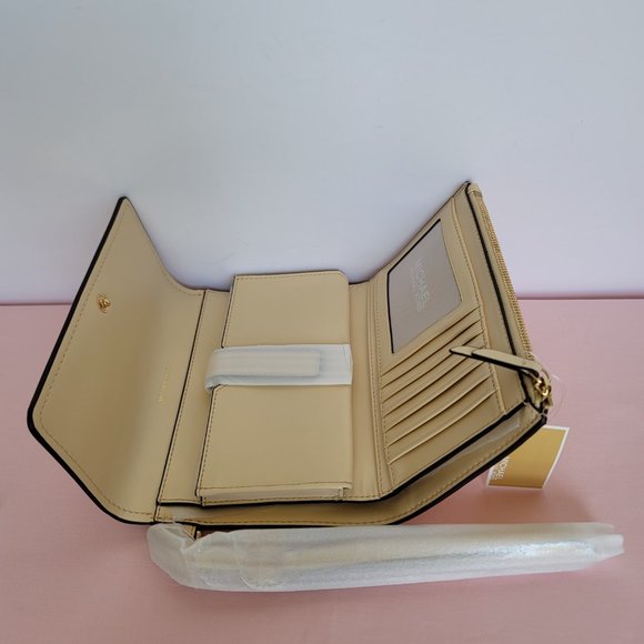 MICHAEL KORS Jet Set Charm Signature Colorblock LG Flap Phone Wristlet/Wallet ⭐ - Picture 14 of 16